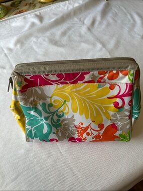 Thirty OneMulti-Color Floral Travel Pouch - Cosmetic bag